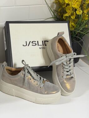 J Slides Bronze Leather West. New with Tags . Size 8